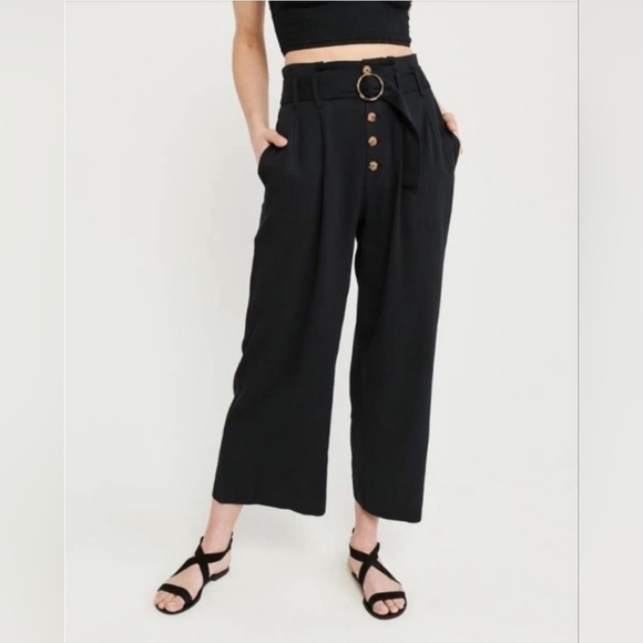 Abercrombie & Fitch Size Small Black Wide Leg Cropped‎ Paperbag Belted Pants NWT - Picture 1 of 11